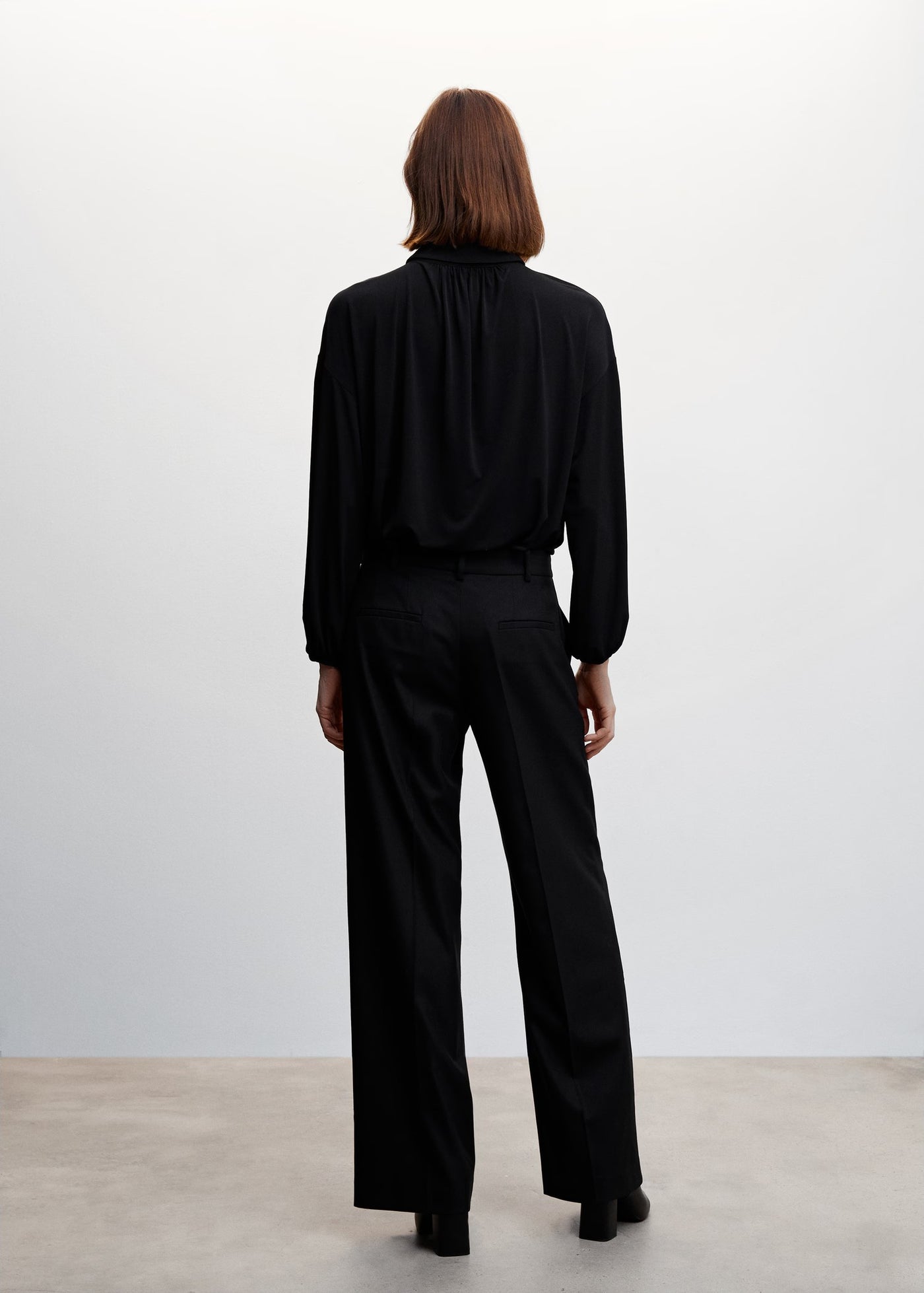 MNG - Blusa Buni Negra