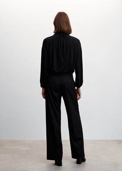 MNG - Blusa Buni Negra