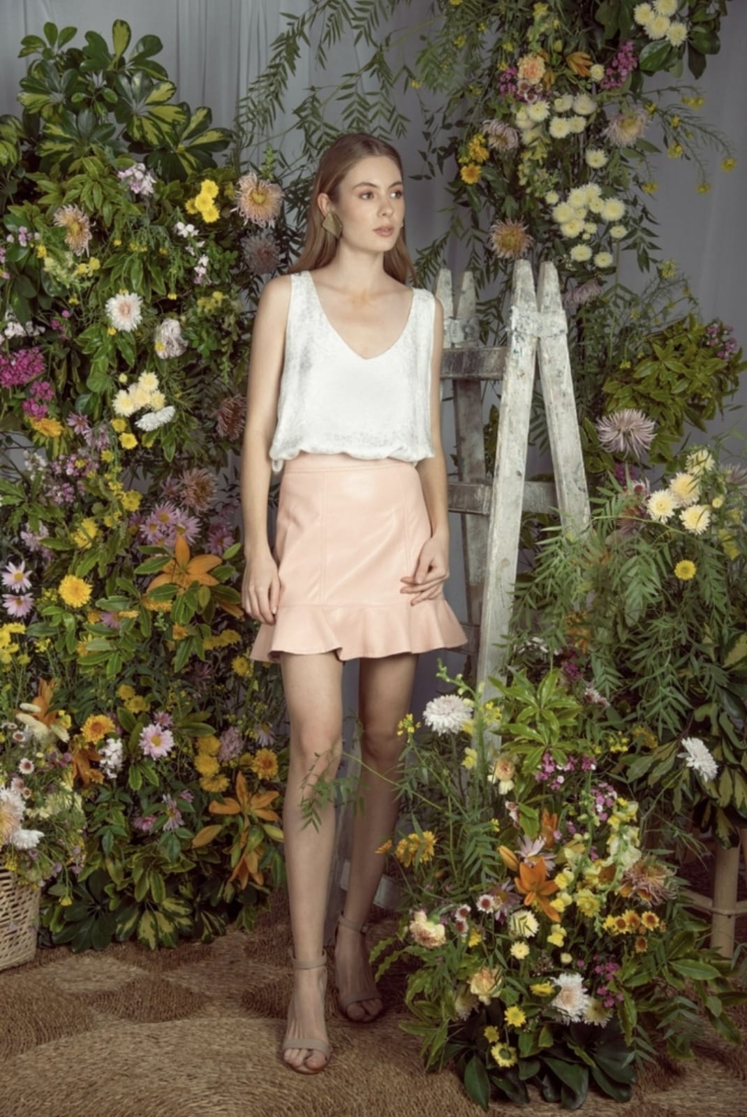 Project White - Casa Rincon - Pollera Woody Rosa