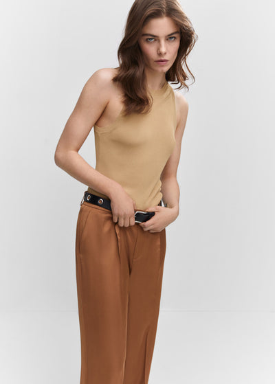 MNG - Pantalón satinado detalle pinzas