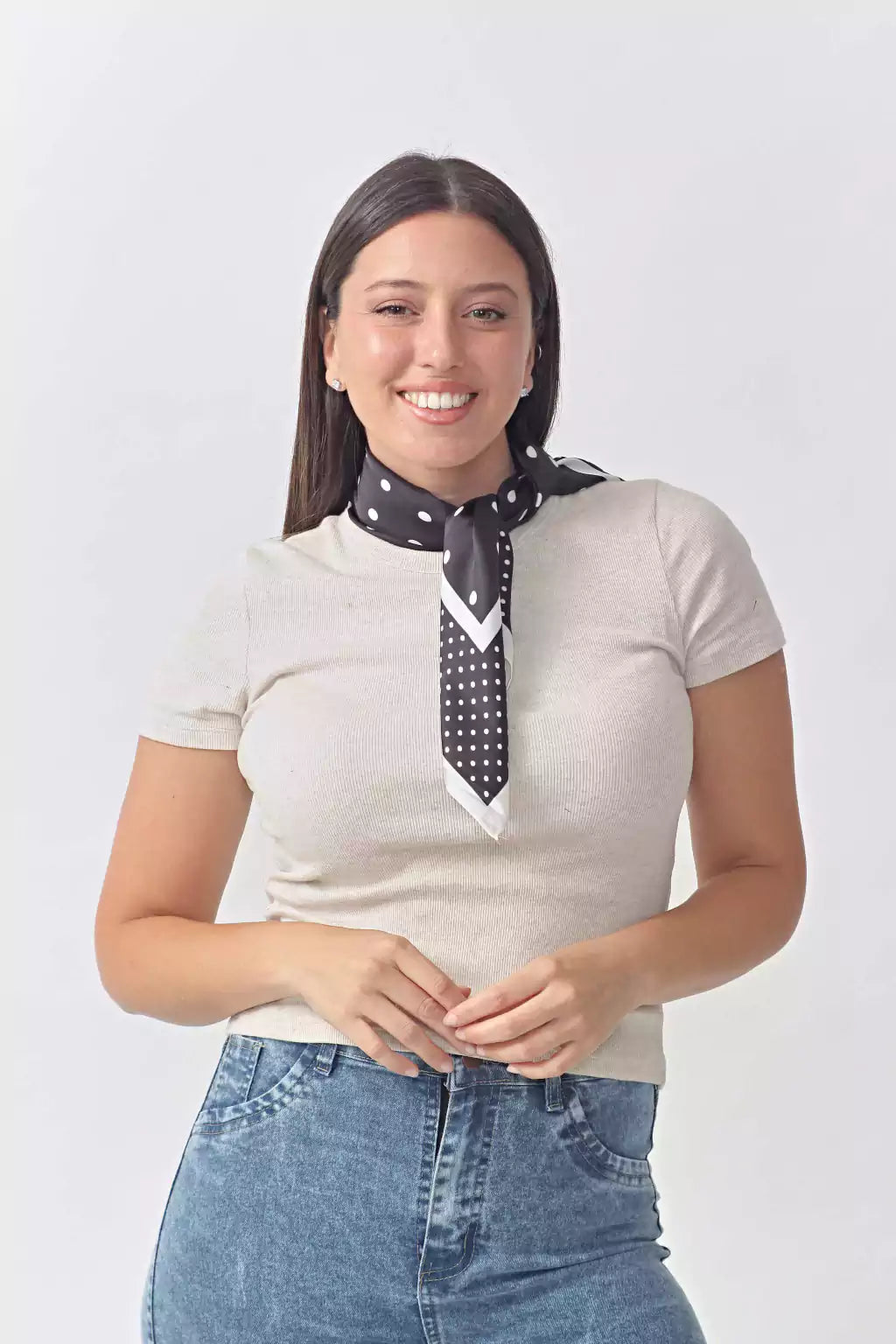 essentials - Pañoleta Satinada Negra