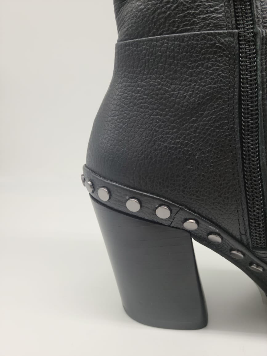 Capodarte - Bota con Tachas