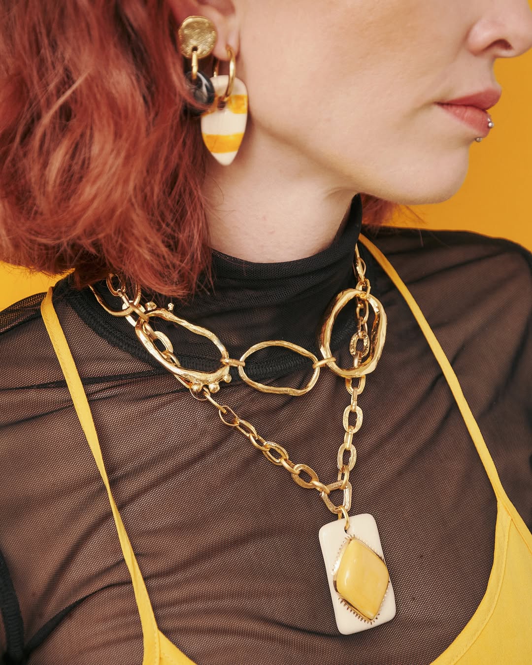 Project-White -  Mechi Garay Collar Nacata Dorado