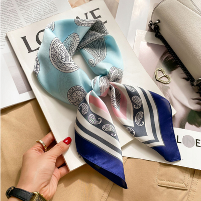 essentials - Pañoleta Satinada Filo Azul