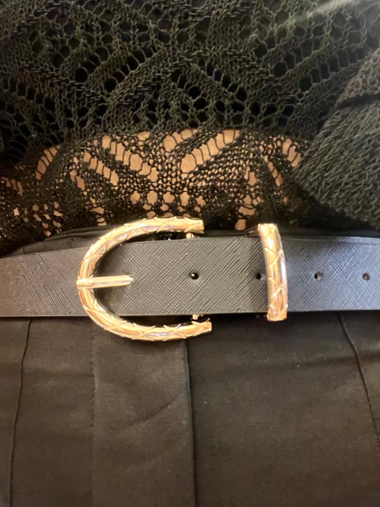 Unico- Cinturon Hebilla Dorada