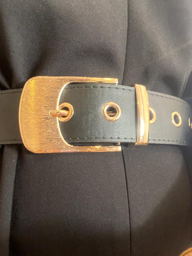 Unico - Cinturon Negro Hebilla Dorada