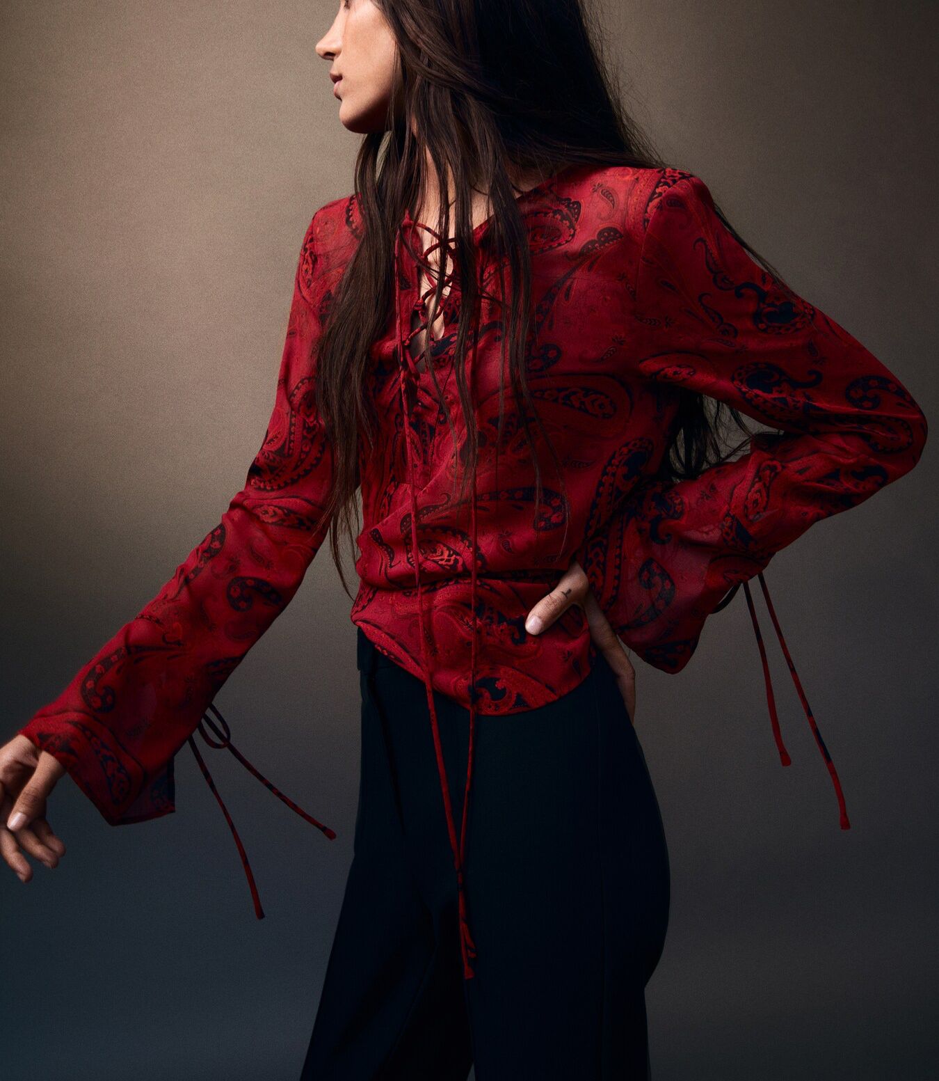 MNG - Blusa paisley lazos