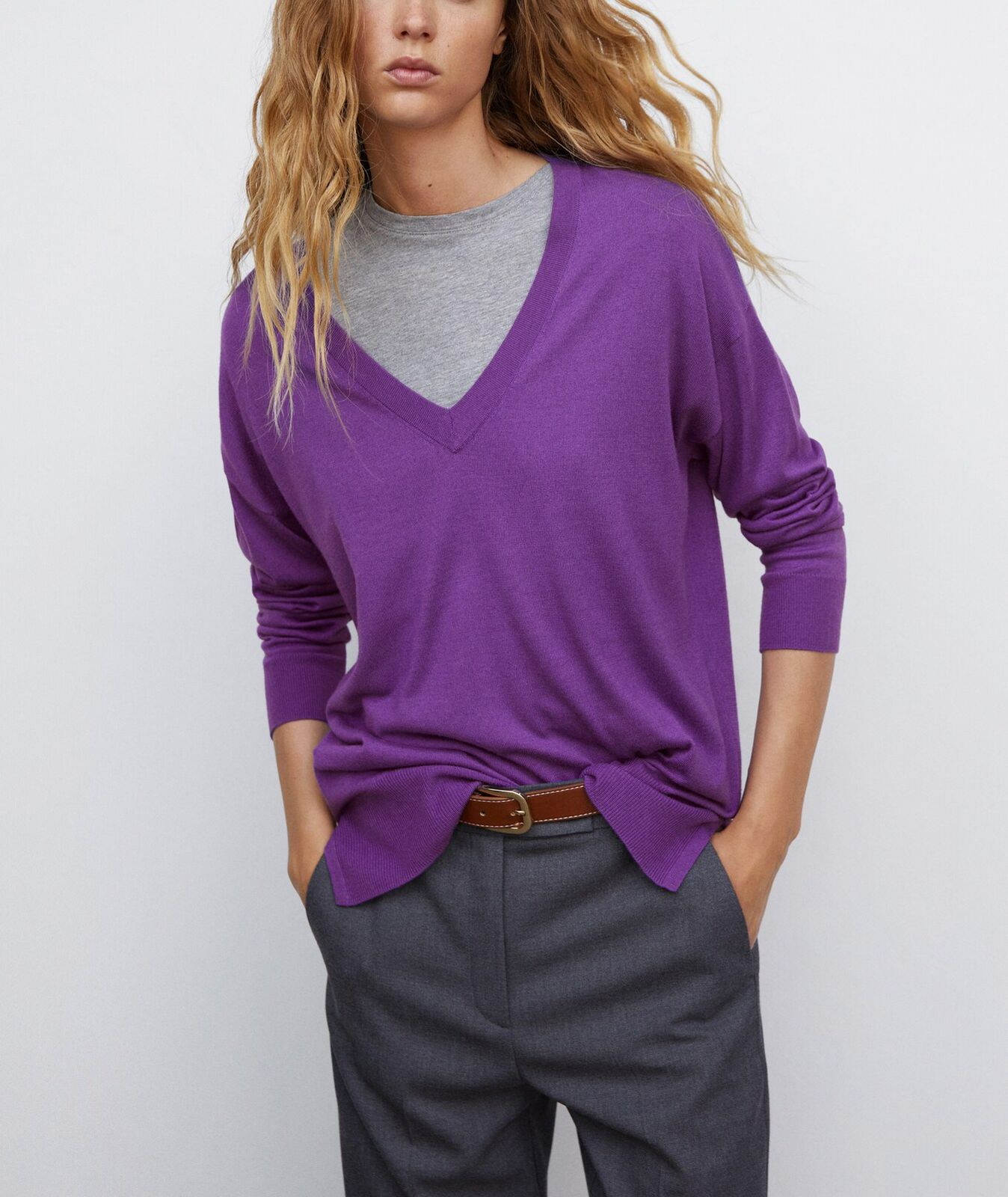 MNG- Jersey cuello pico aberturas