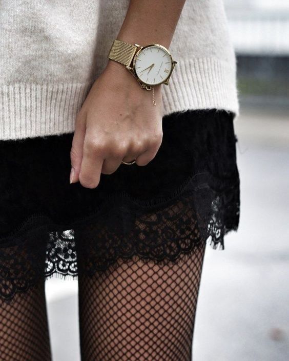 Essentials - Medias Red