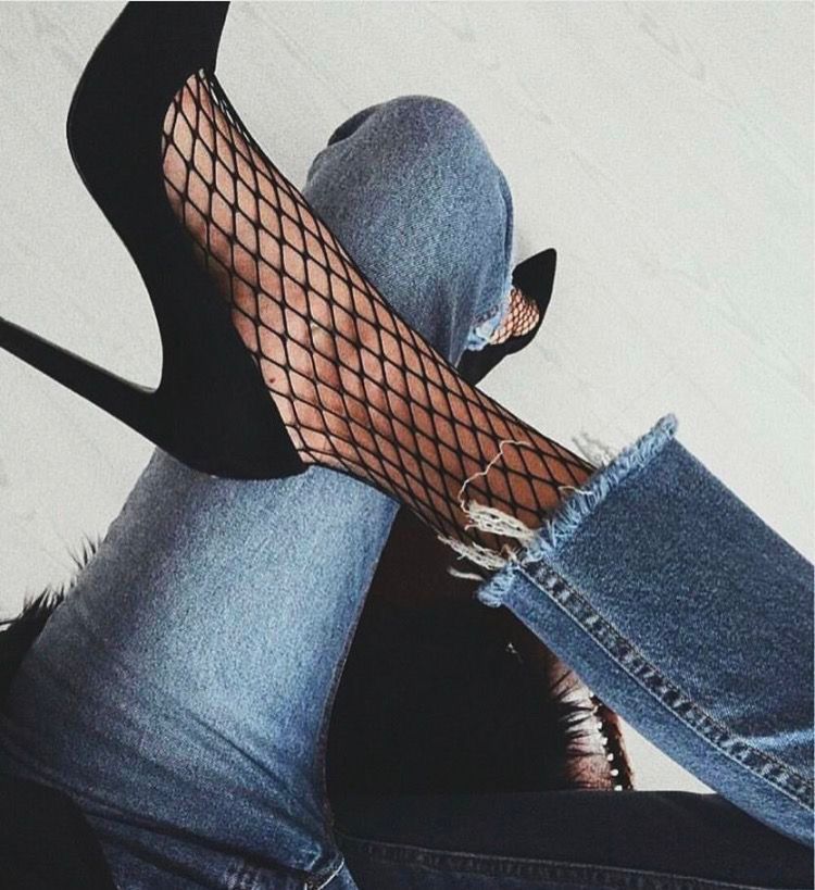 Essentials - Medias Red