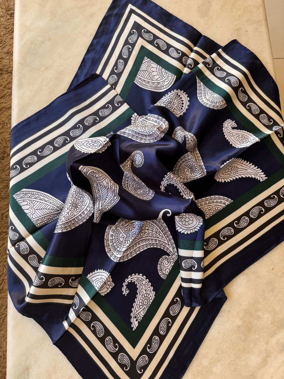 essentials - Pañoletas Satinada Paisley Azul