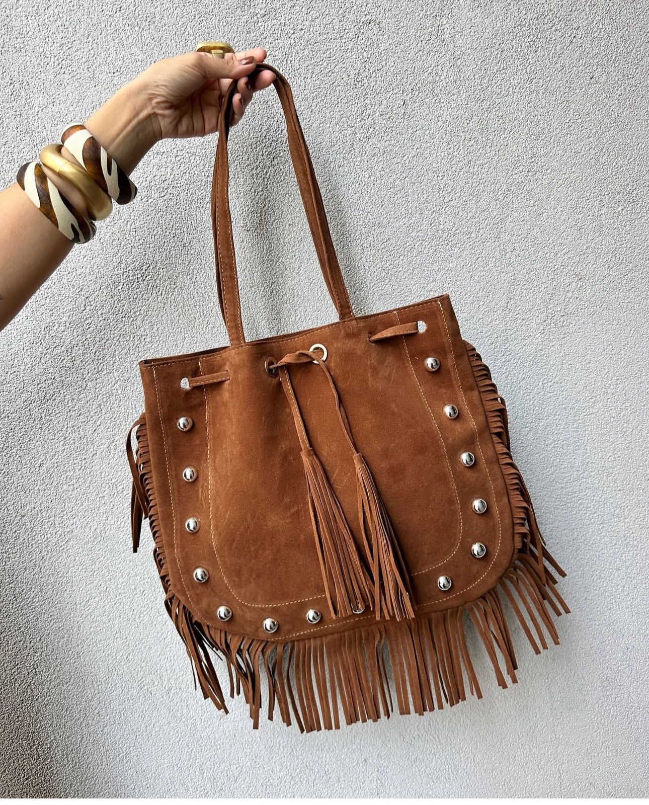 Essentials- Cartera con flecos