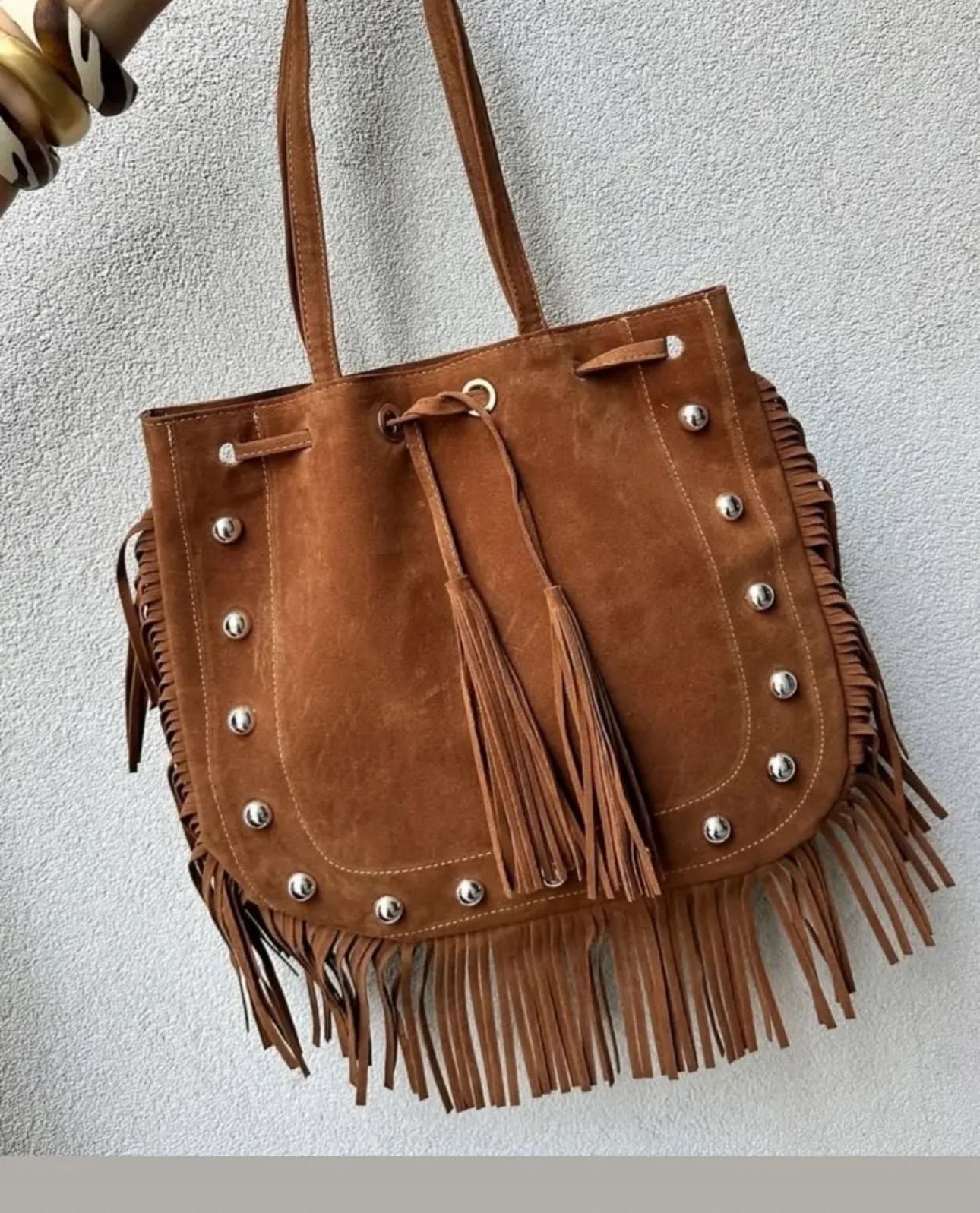 Essentials- Cartera con flecos