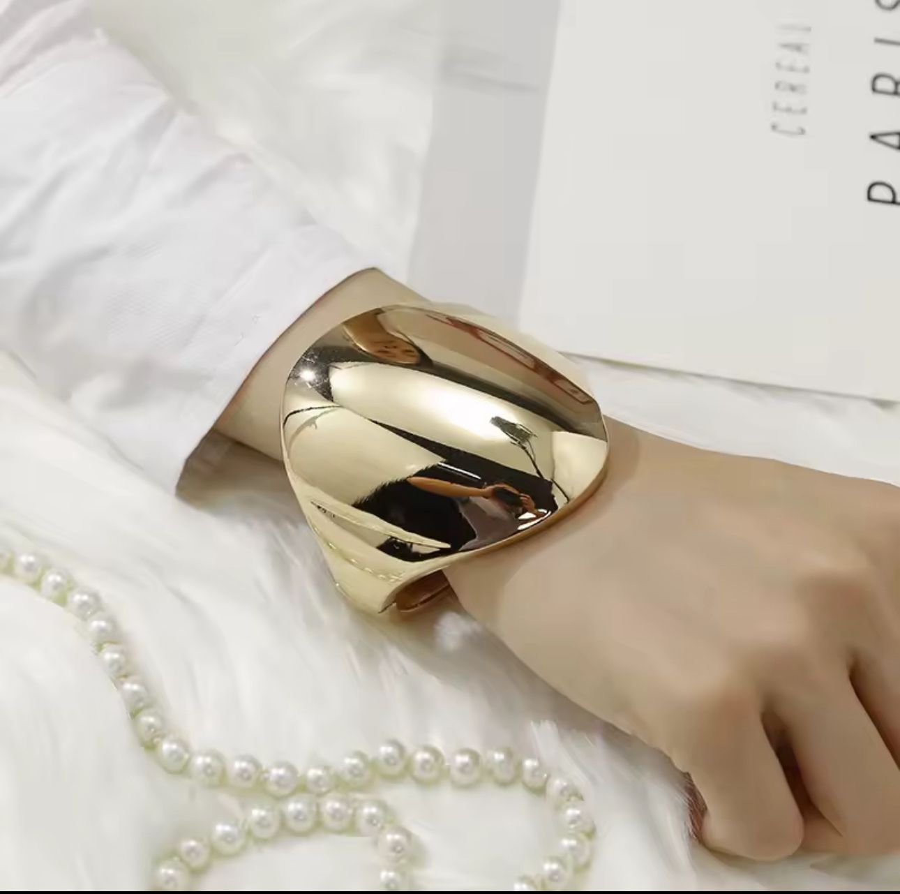 Essentials -Brazalete Aleacion