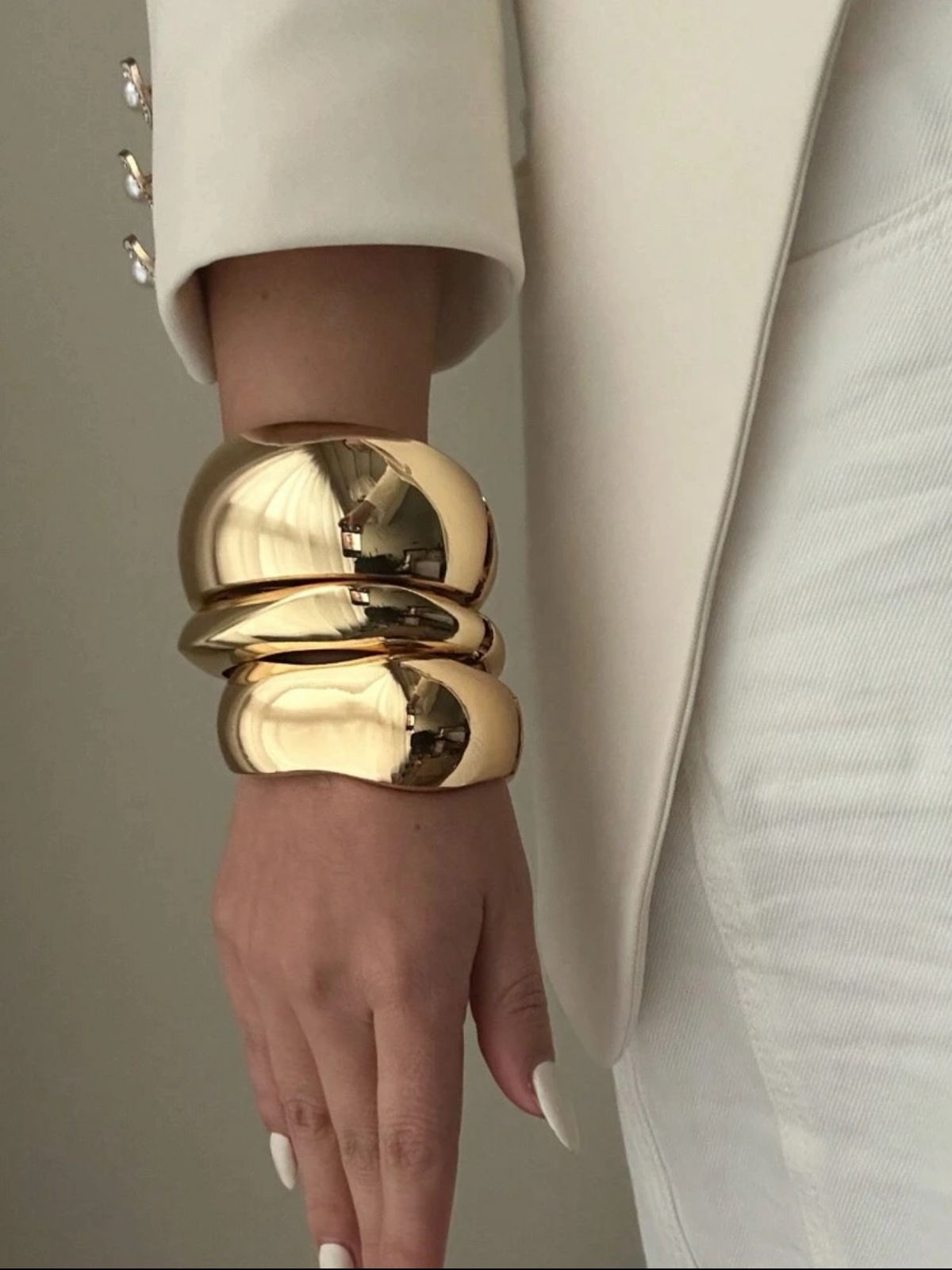 Essentials - Brazalete  Irregular