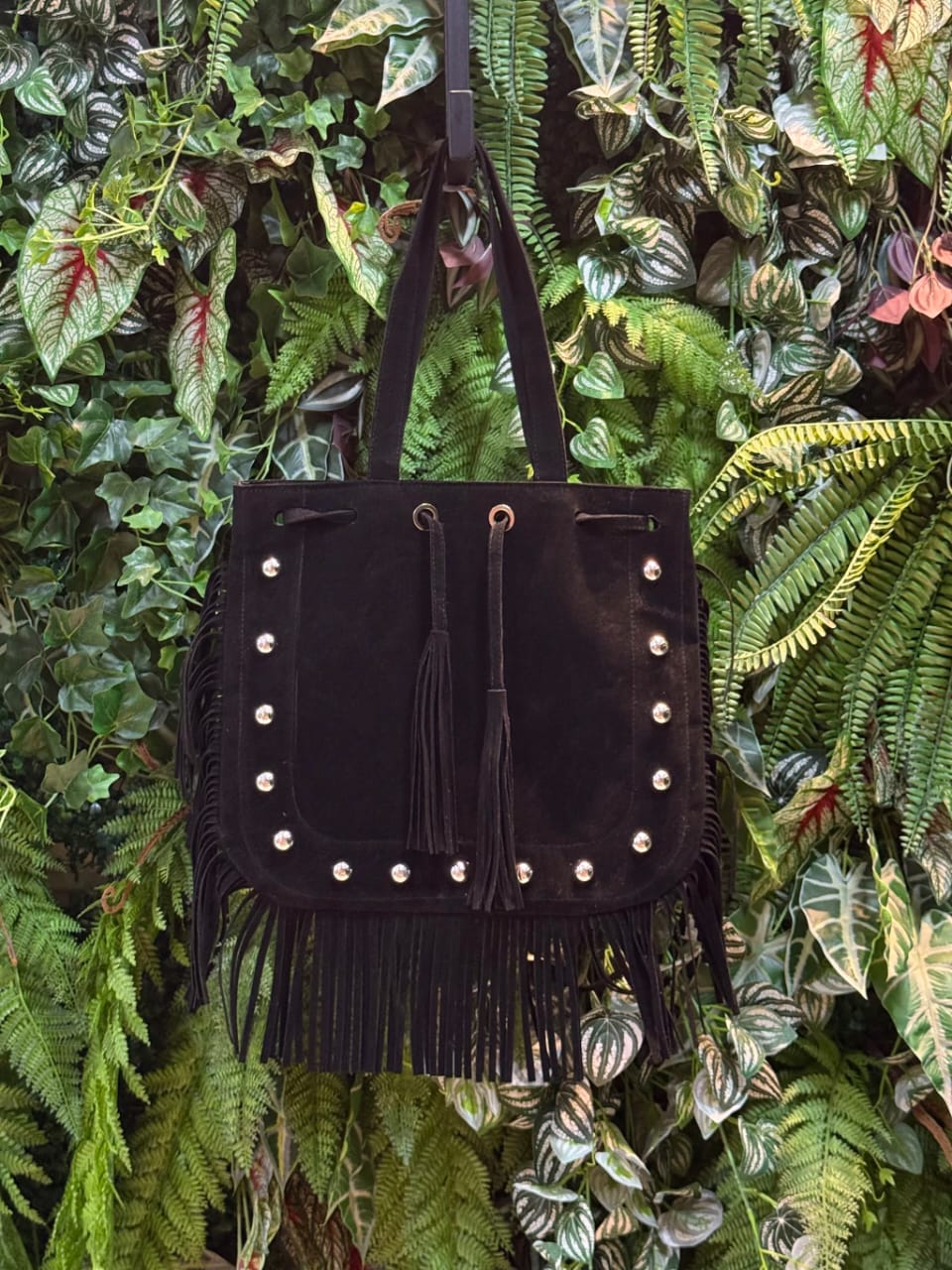 Essentials- Cartera con Flecos Negro