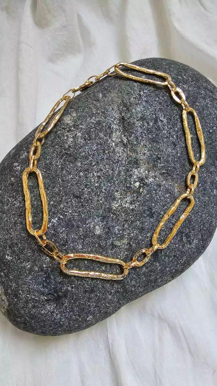 Project-White - Mechi Garay- Collar Ruma Dorado