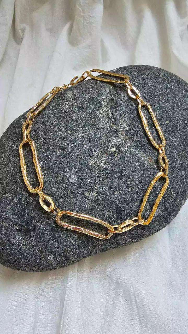 Project-White - Mechi Garay- Collar Ruma Dorado
