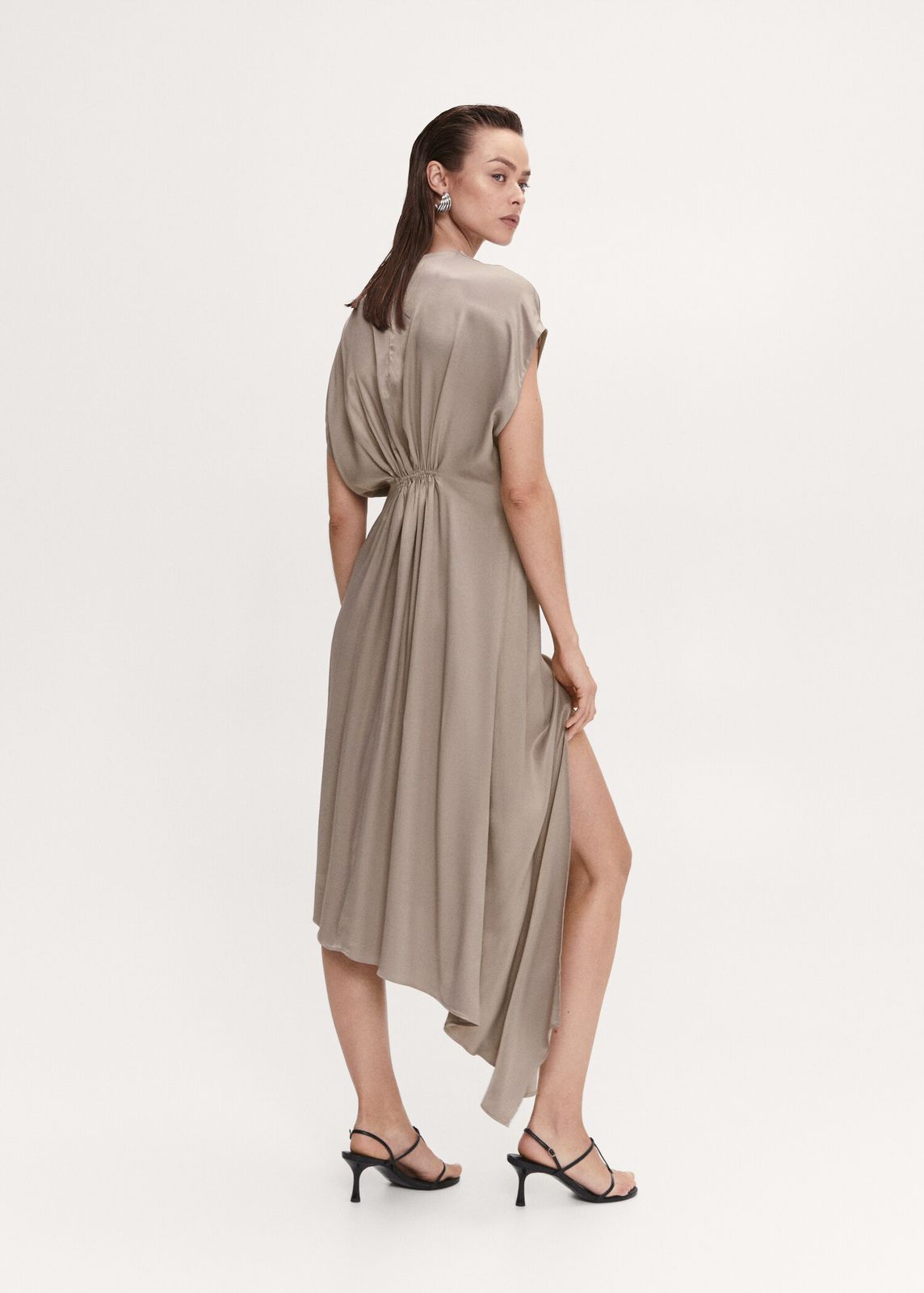 MNG - Vestido satinado abertura