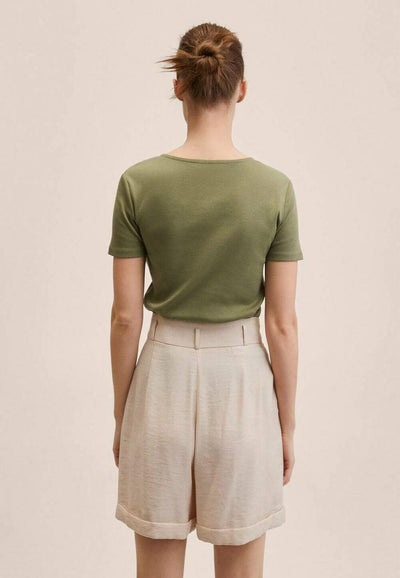 MNG - Short detalle pinzas