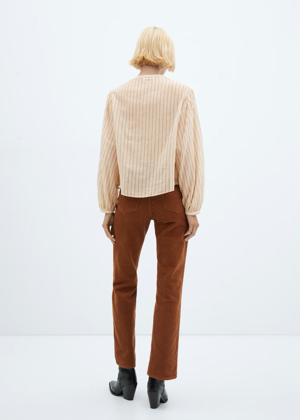 MNG -Blusa botones manga abullonada