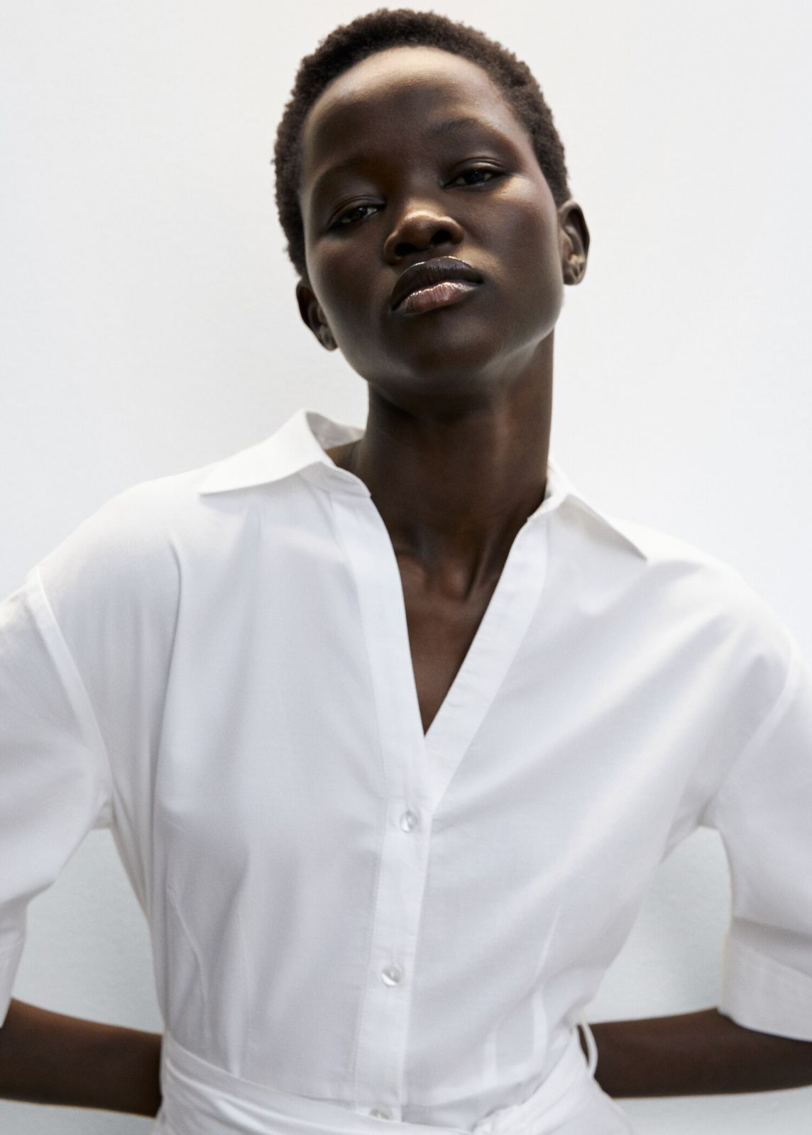 MNG - Vestido camisero bordado suizo