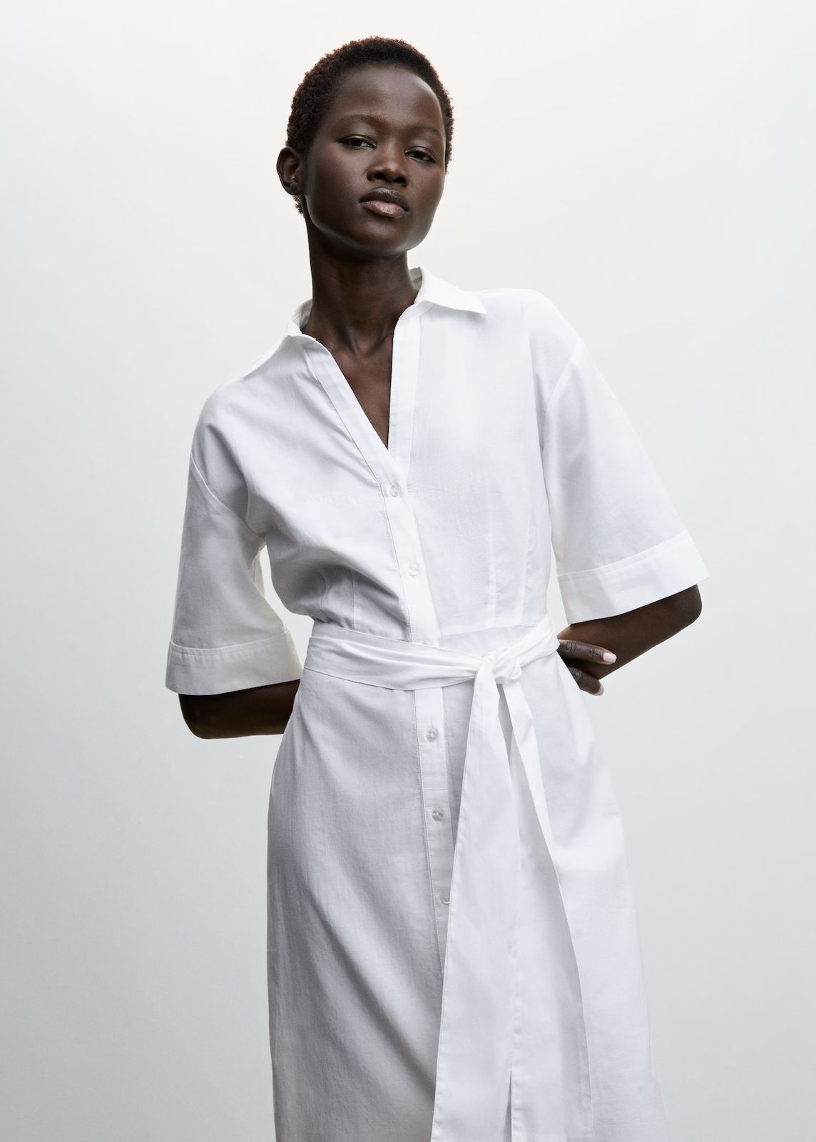 MNG - Vestido camisero bordado suizo