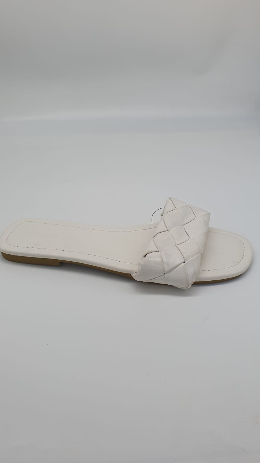 Forever 21 - White Flat