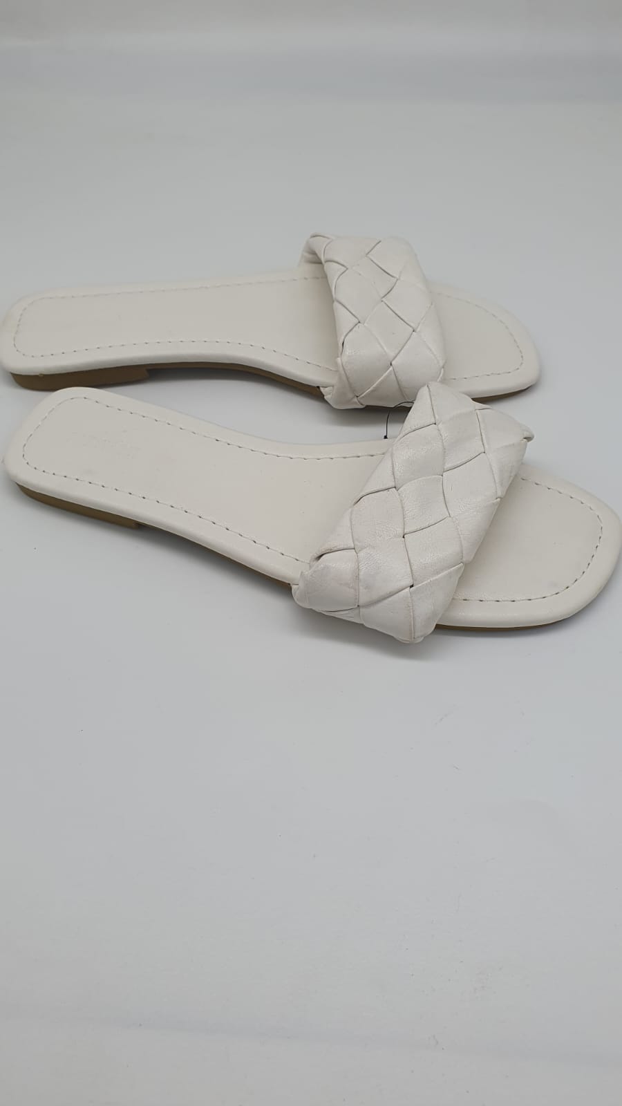 Forever 21 - White Flat