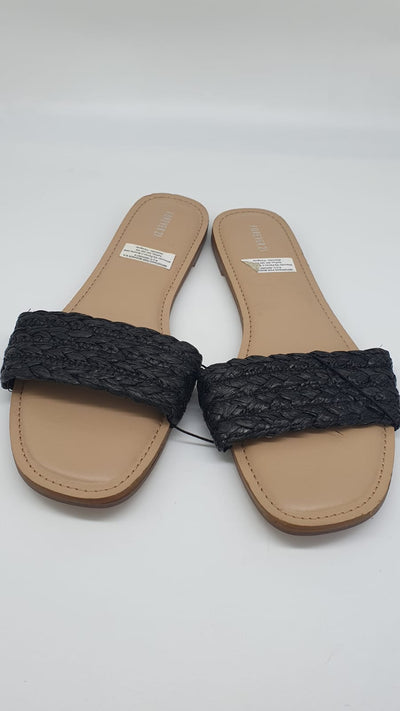 Forever 21 - Black Flat