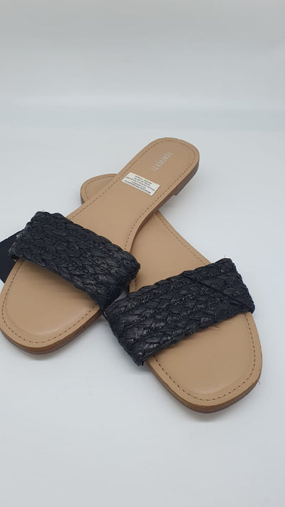 Forever 21 - Black Flat