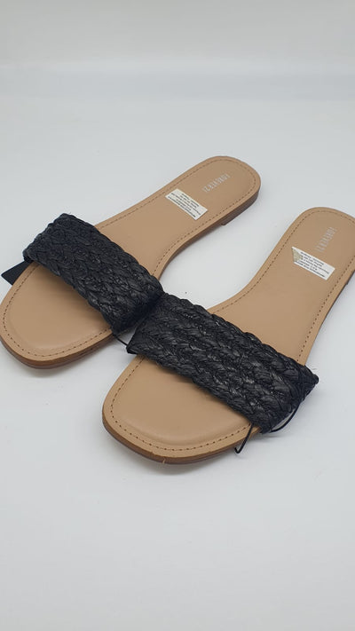 Forever 21 - Black Flat