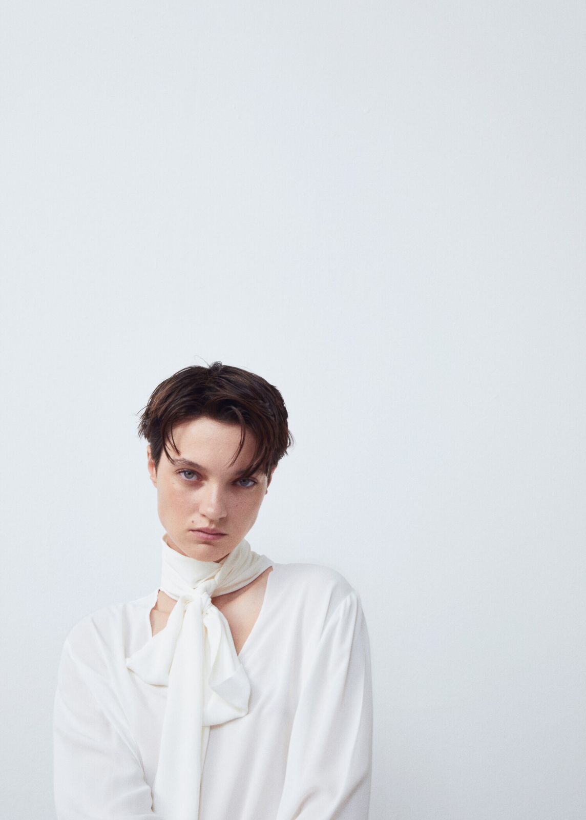 MNG - Blusa lazo cuello