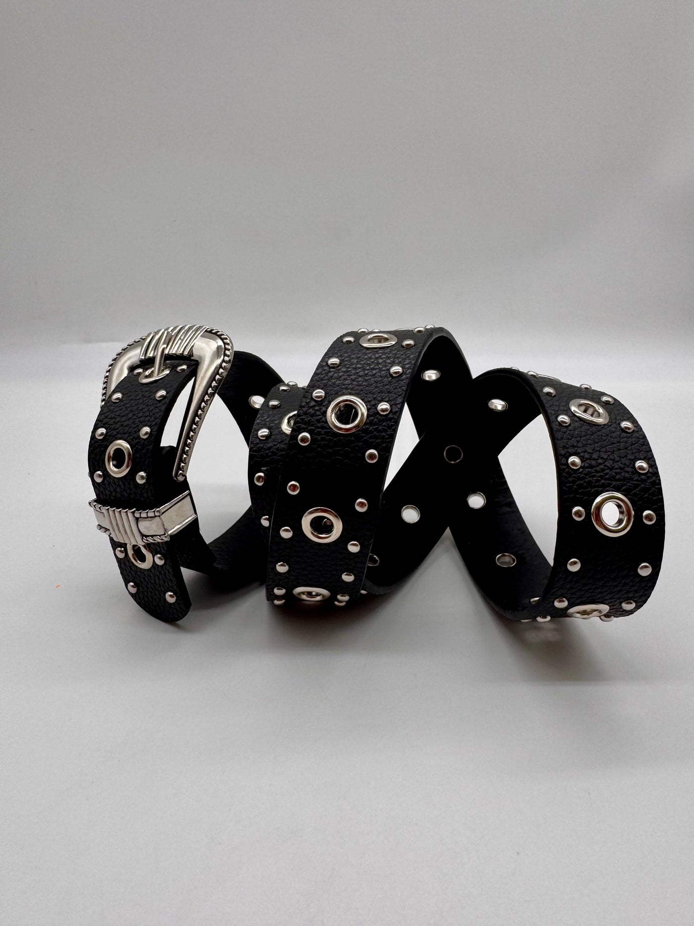 Unico - Cinturon con arandelas Negro