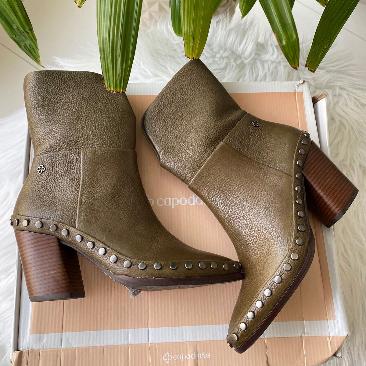 Capodarte - Bota con Tachas Oliva