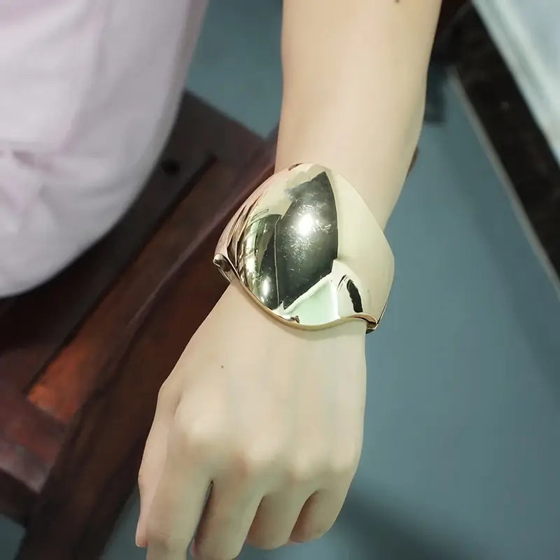 Essentials -Brazalete Aleacion