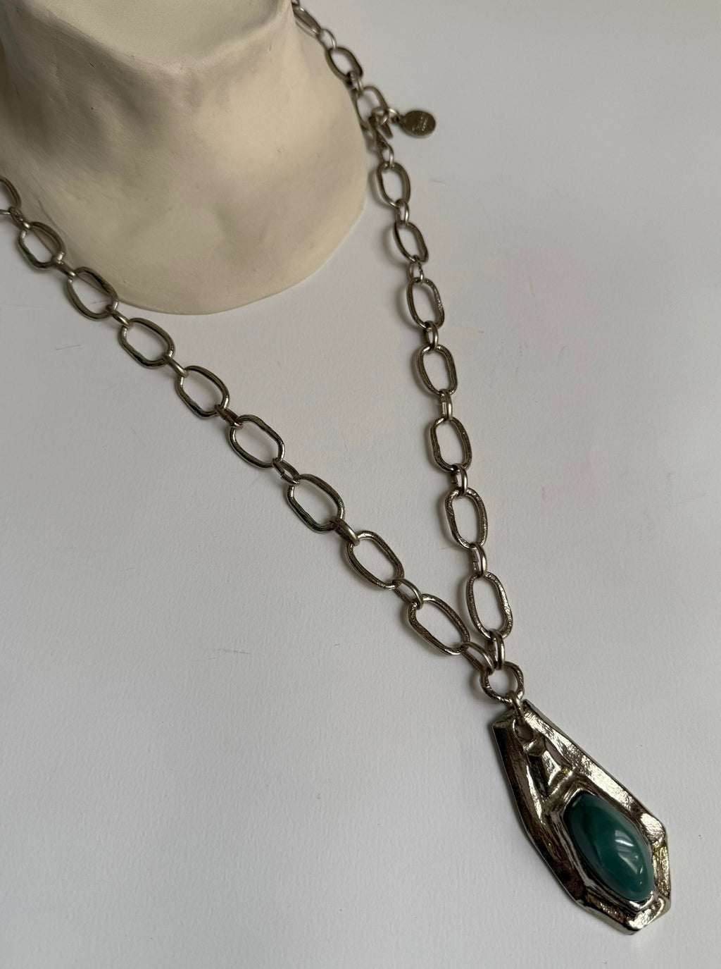 Project-White - Mechi Garay - Collar Raka Plateado