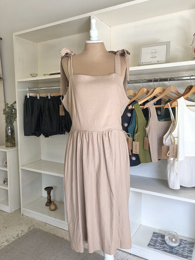Vestido Midi Lino Nude botones