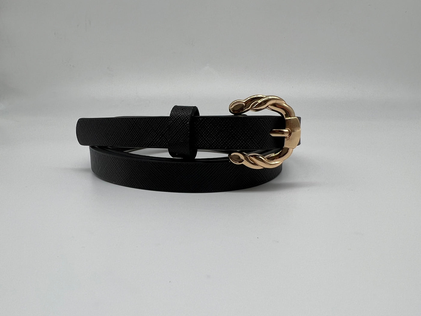 Unico- Cinturon Negro Hebilla Dorada S